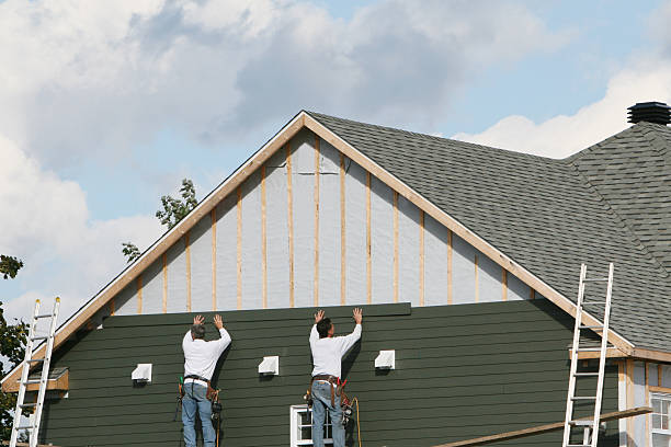 Professional Siding Replacement technician working in Melcroft, PA
